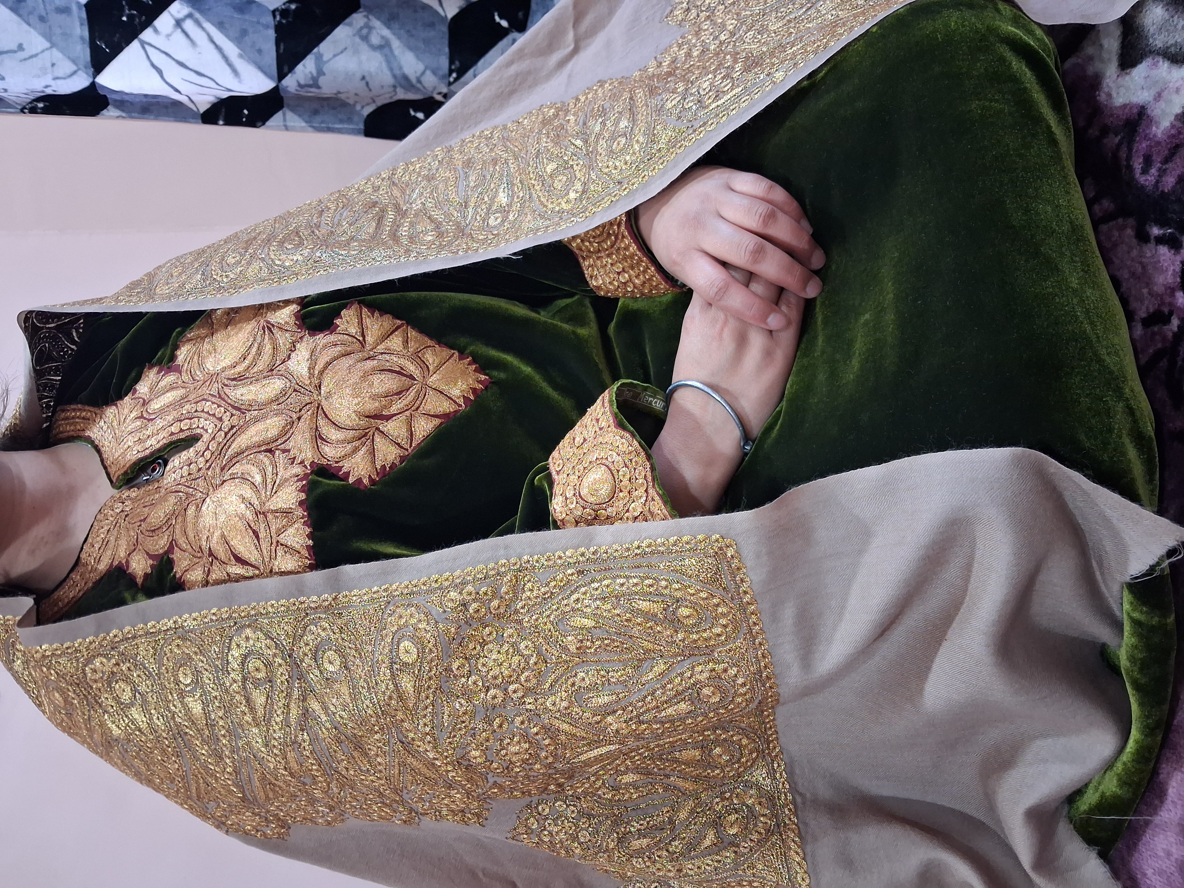 Bridal — Veiled Tilla Shawl