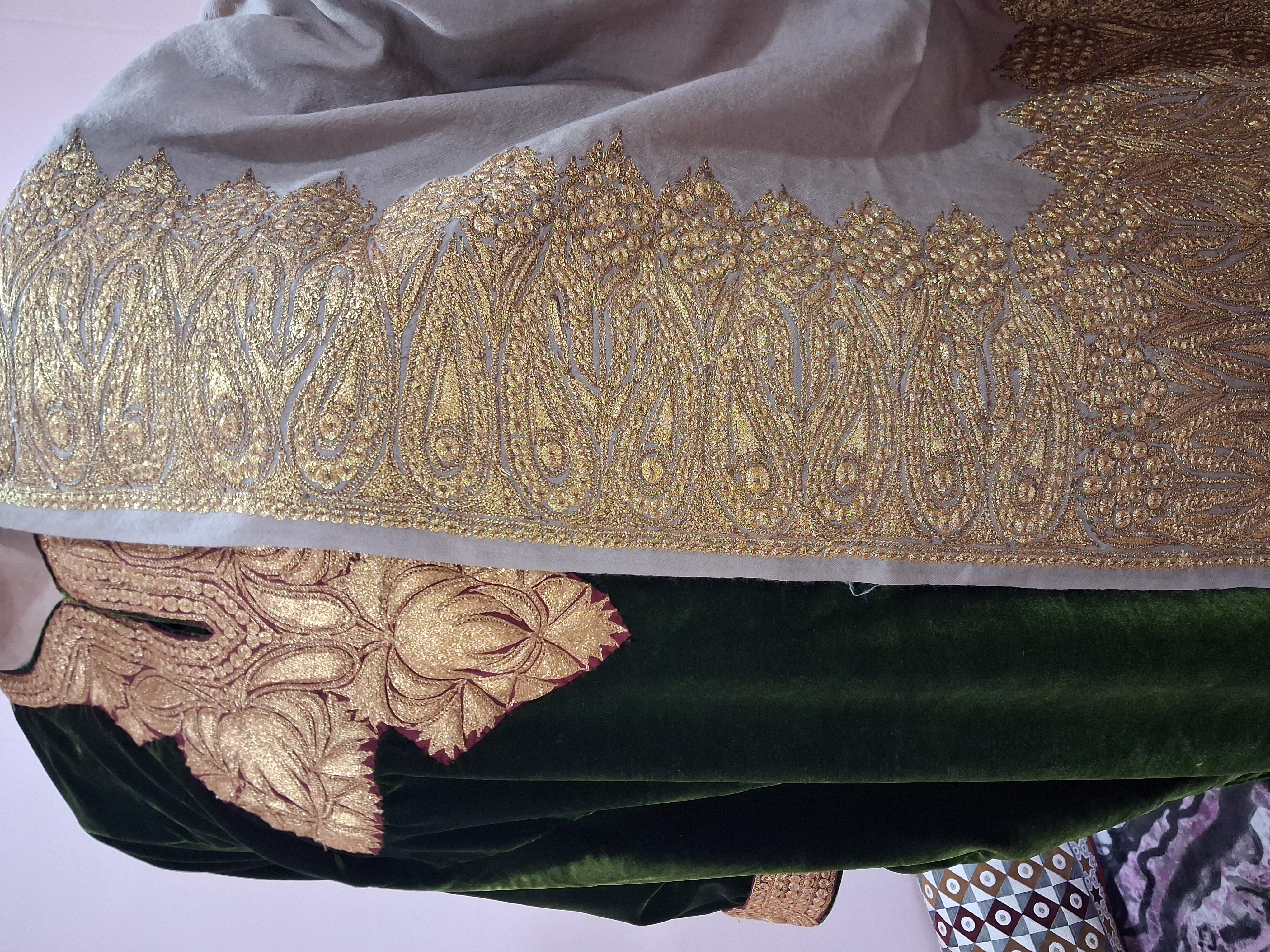 Tilla Shawl — Bold Paisley Motif